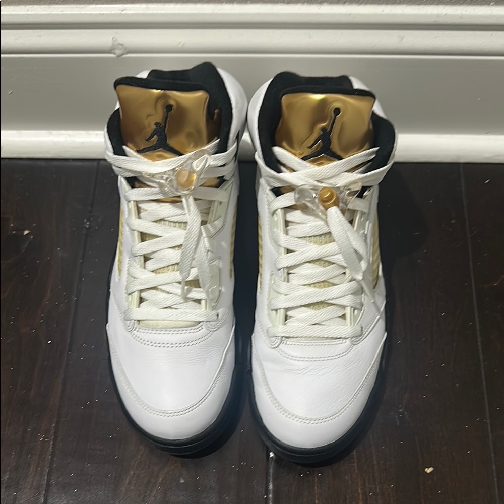 Jordan Retro 4 White and Gold